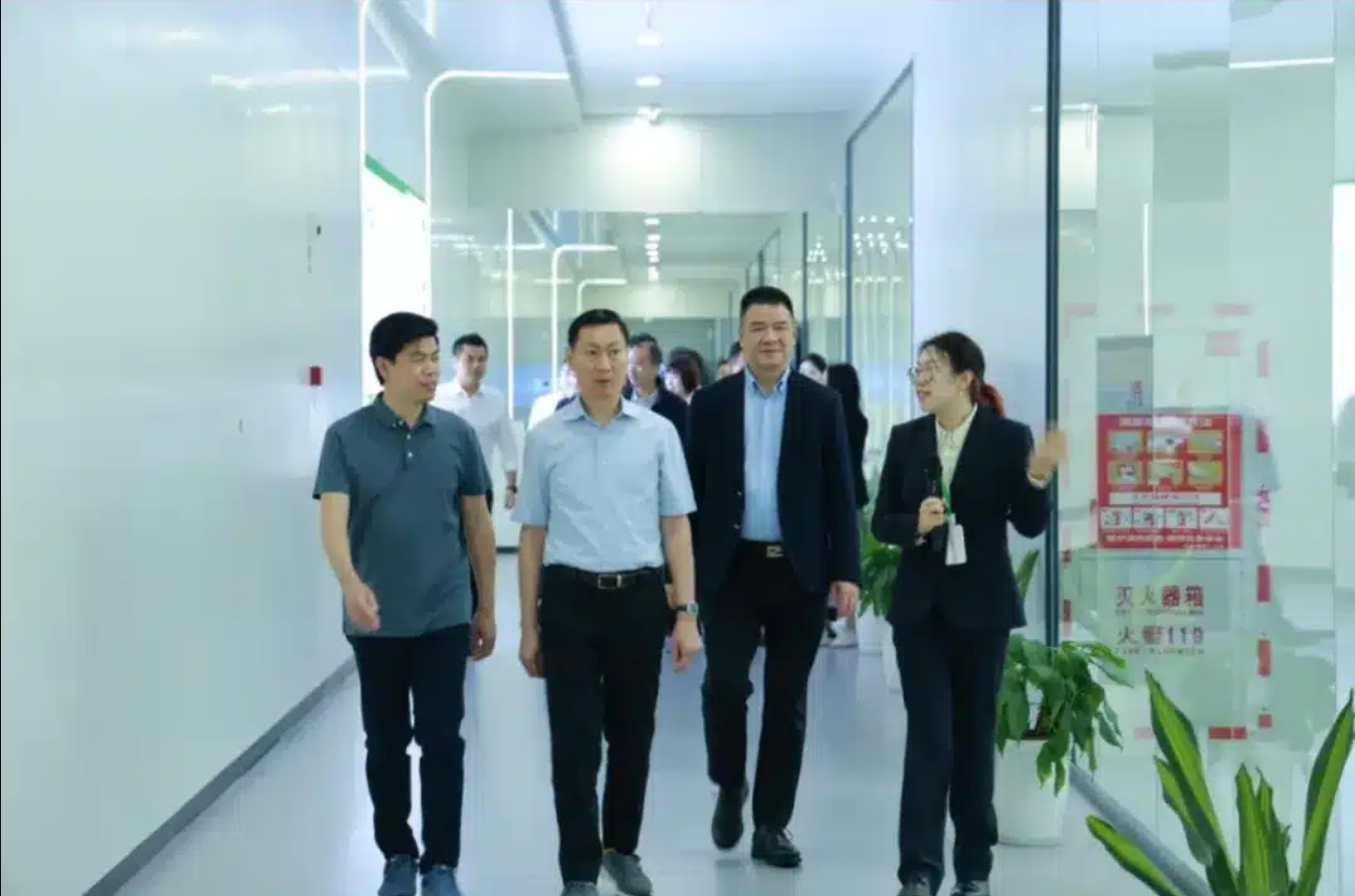 Cambodia’s-Energy-Minister-Visits-CHINT-1